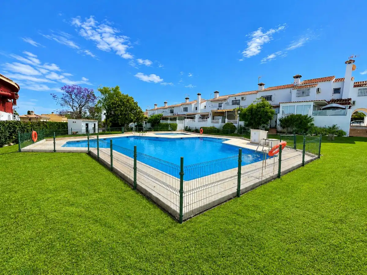 Swimming pool of Detached homes for sale in Alhaurín de la Torre  with Air Conditioner, Heating and Private garden
