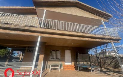 Vista exterior de Casa o xalet en venda en Almazora / Almassora amb Calefacció, Terrassa i Piscina