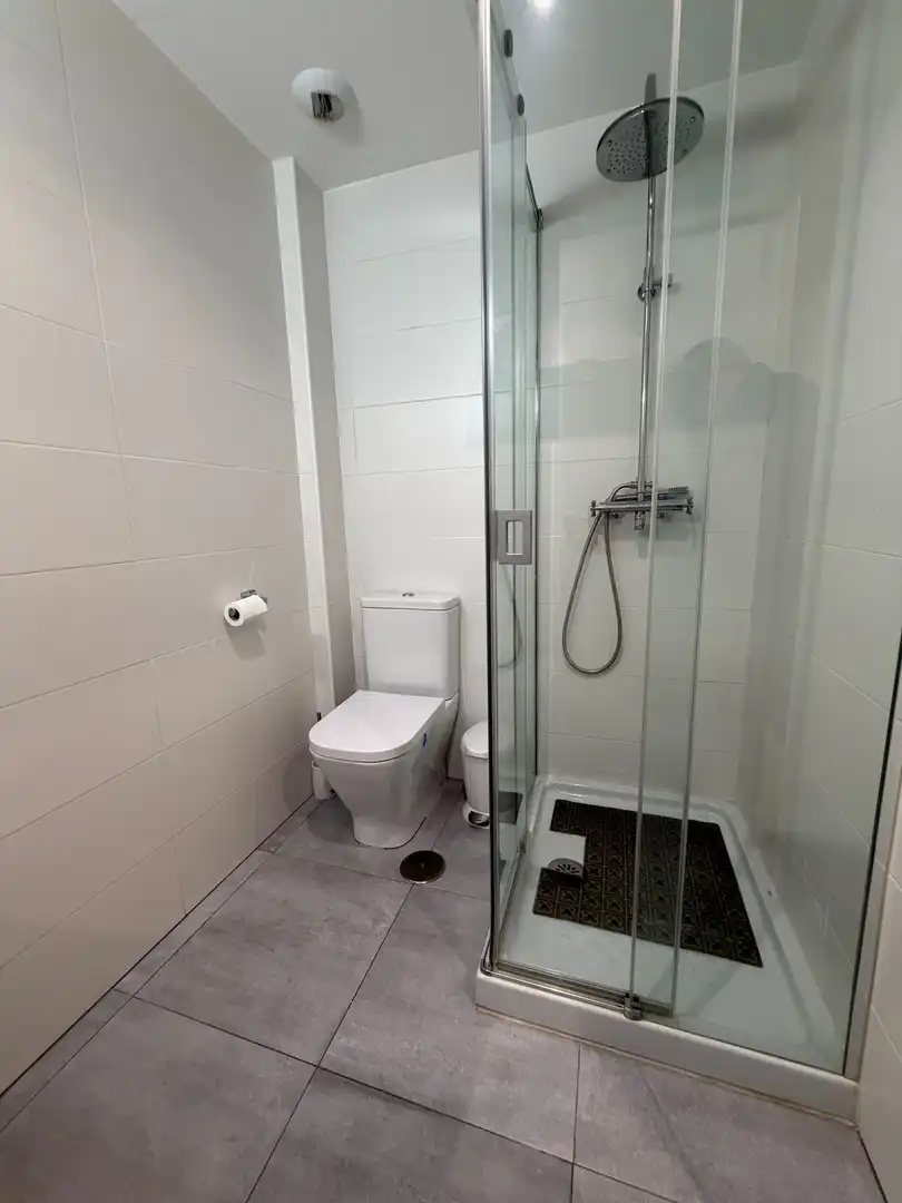 Bathroom of Flat for sale in Málaga  with Air Conditioner, Heating and Storage room