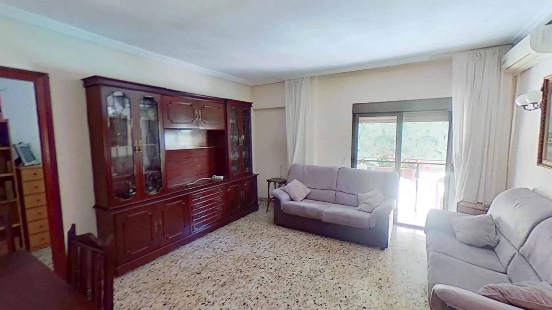 Sala d'estar de Pis en venda en Alicante / Alacant amb Moblat i Balcó
