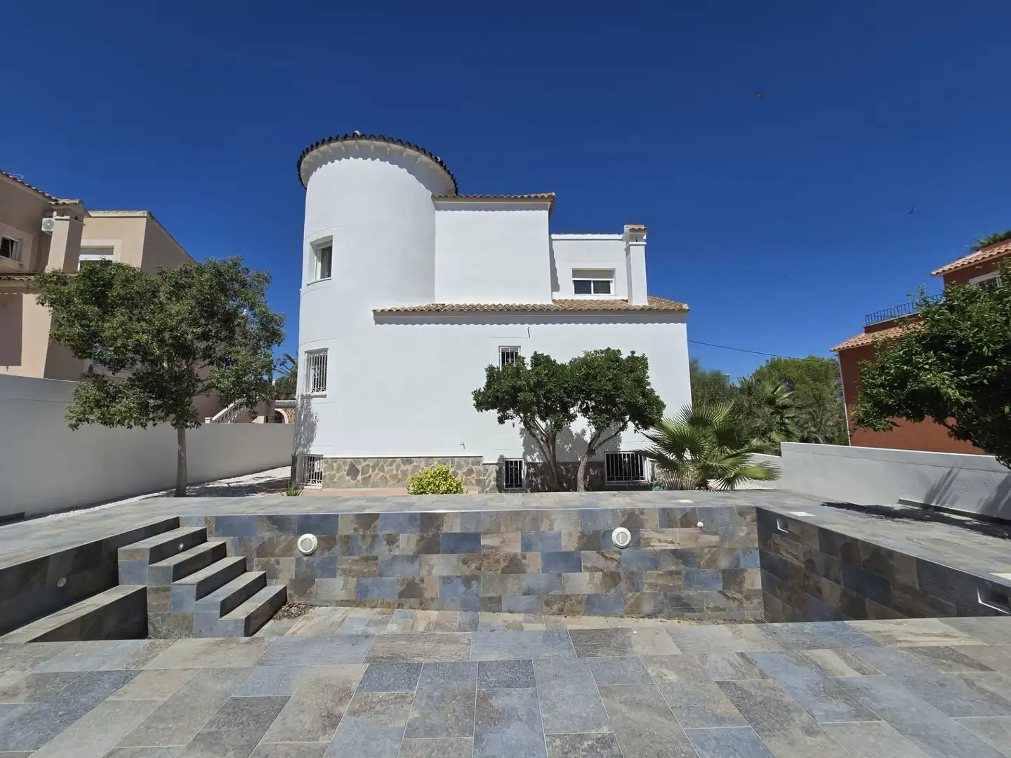 Vista exterior de Casa o chalet en venta en Jacarilla con Jardín privado, Piscina y Amueblado