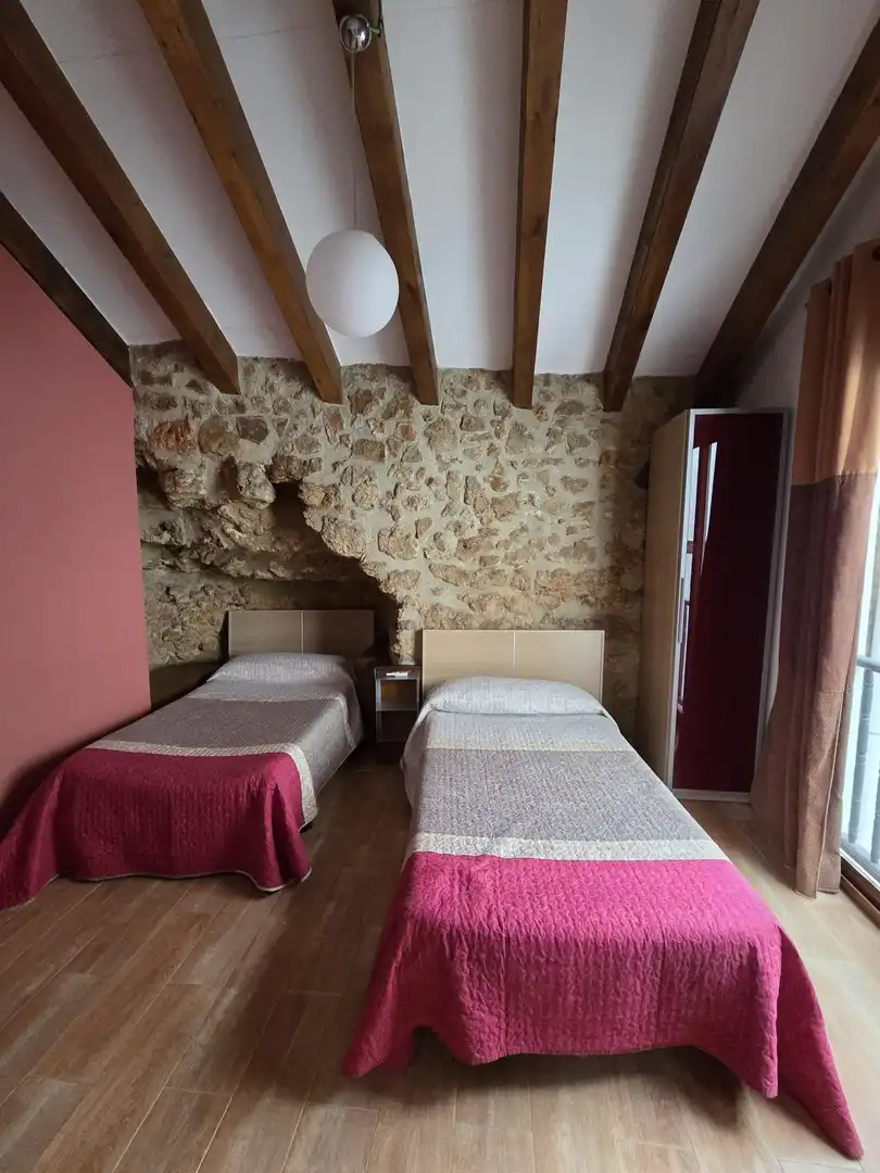 Schlafzimmer von Country house zum Verkauf in Campezo / Kampezu mit Möbliert