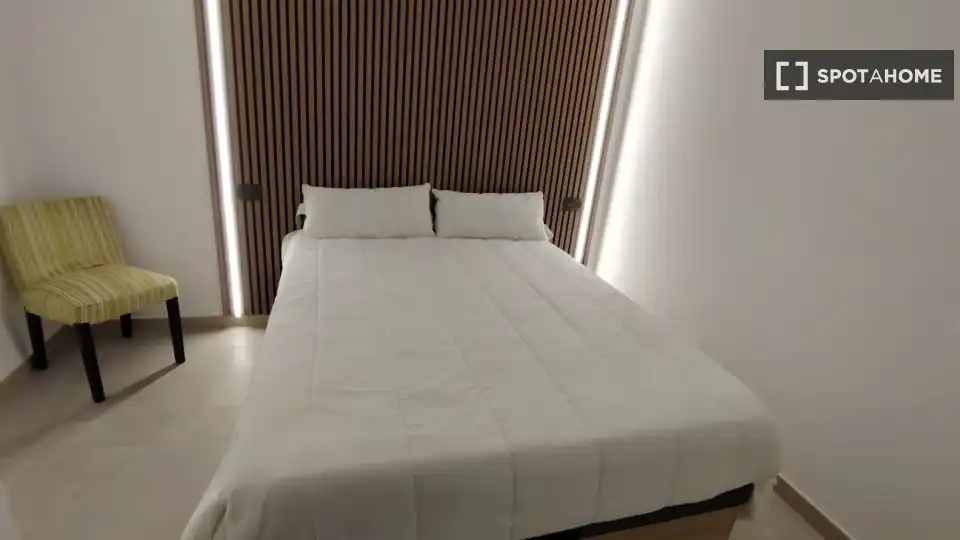 Dormitori de Apartament per a compartir en Alicante / Alacant amb Aire condicionat, Terrassa i Moblat