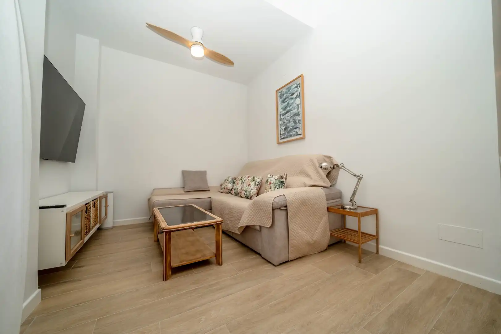 Living room of Study for rent in Orihuela  with Swimming Pool, Furnished and Oven