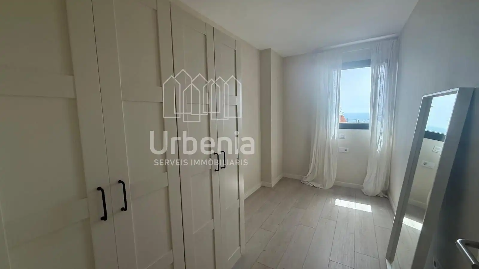 Habitación de Piso de alquiler en Mataró con Aire acondicionado, Calefacción y Terraza