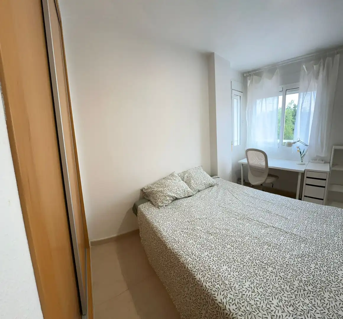 Habitación de Apartamento de alquiler en Murcia con Aire acondicionado, Amueblado y Horno