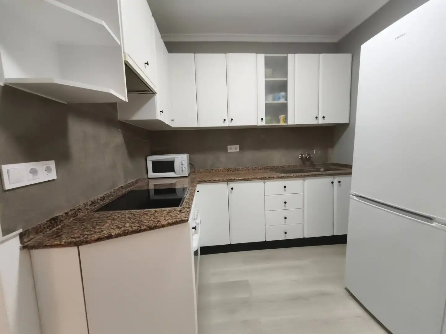 Cuina de Casa o xalet en venda en San Pedro del Pinatar amb Moblat