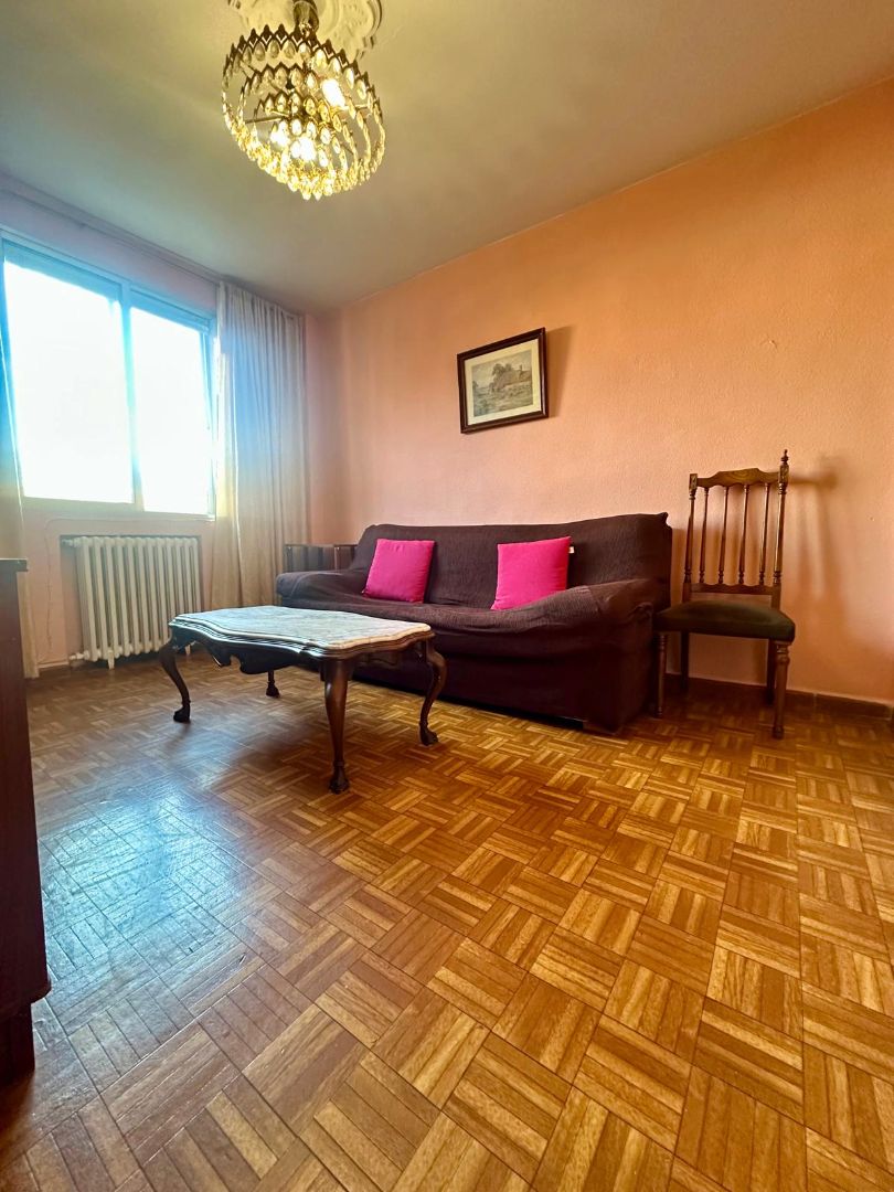 Sala d'estar de Pis en venda en Valladolid Capital amb Calefacció, Traster i Moblat