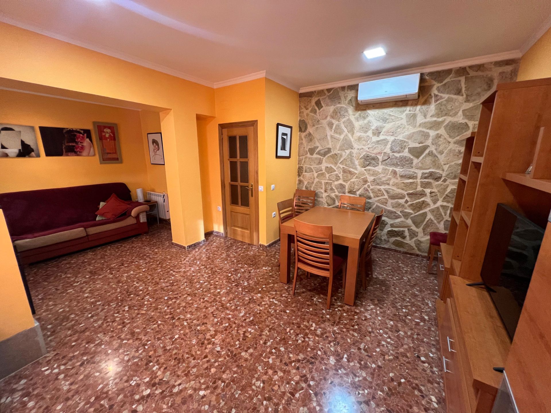Menjador de Casa o xalet en venda en Burjassot amb Aire condicionat i Terrassa