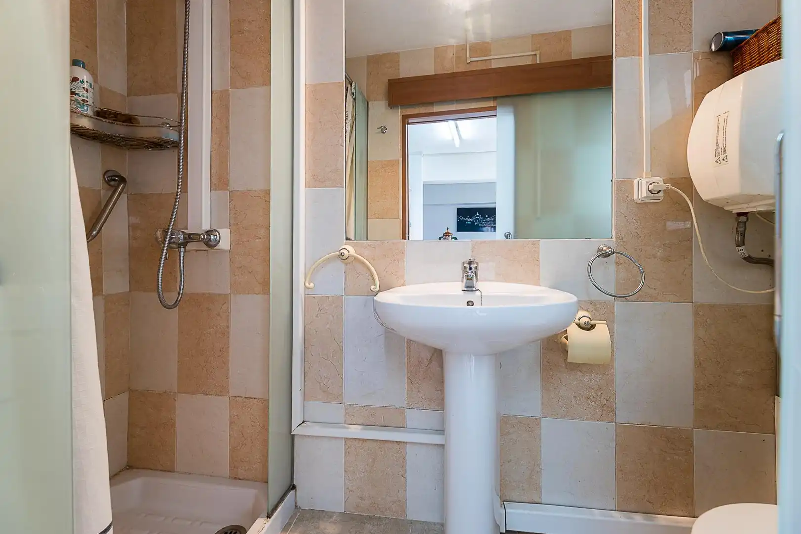 Badezimmer von Erdgeschoss zum Verkauf in  Palma de Mallorca mit Klimaanlage, Terrasse und Abstellraum