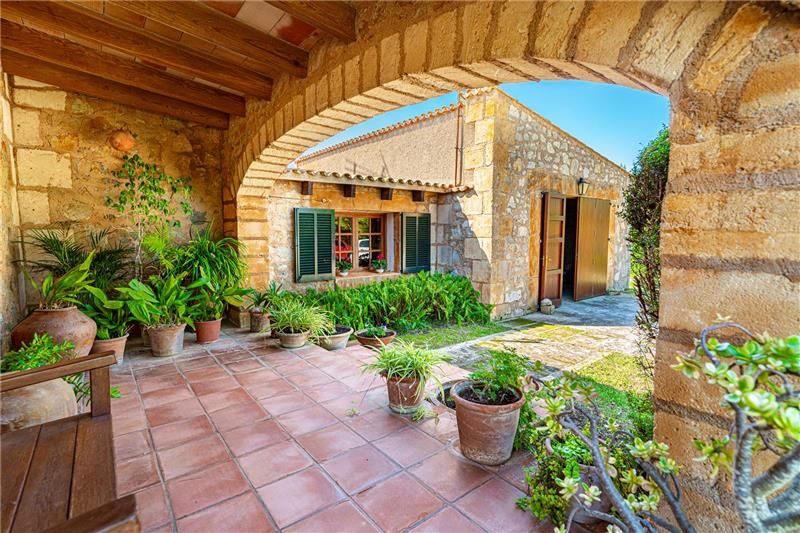 Vista exterior de Finca rústica en venda en Son Servera amb Calefacció, Jardí privat i Terrassa