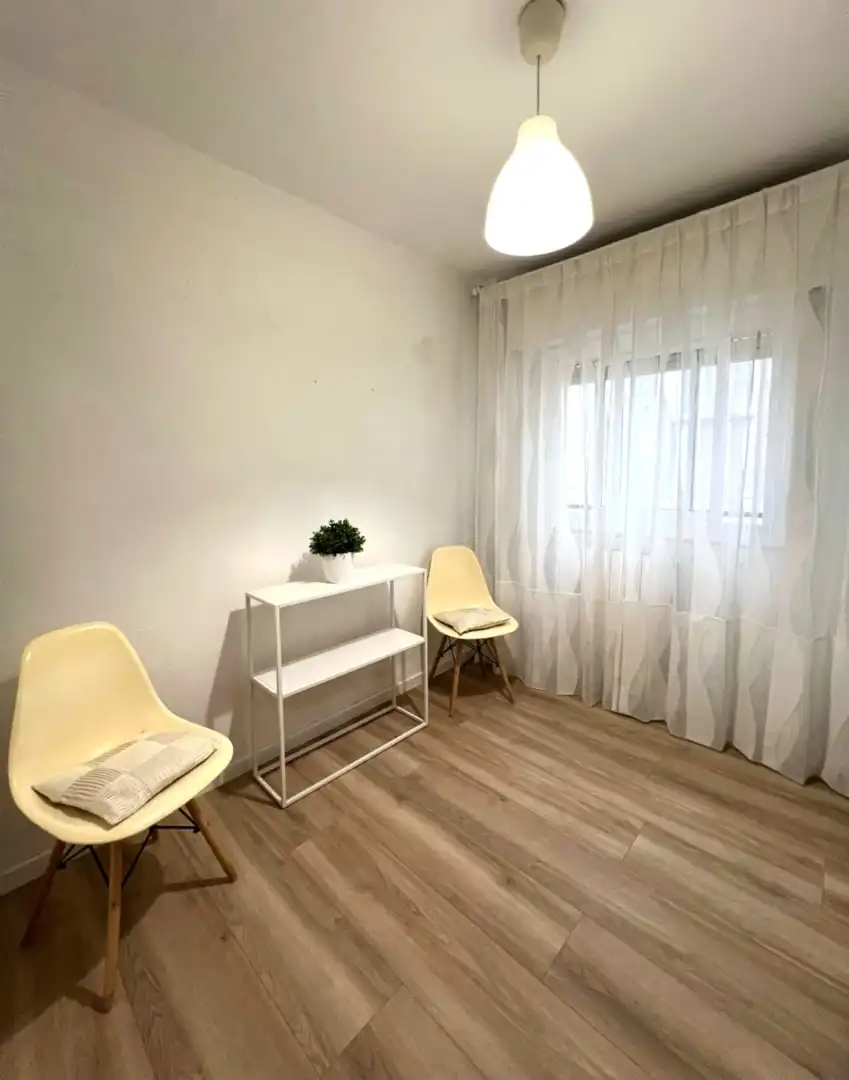 Habitación de Piso de alquiler en Zaragoza con Calefacción, Amueblado y Horno