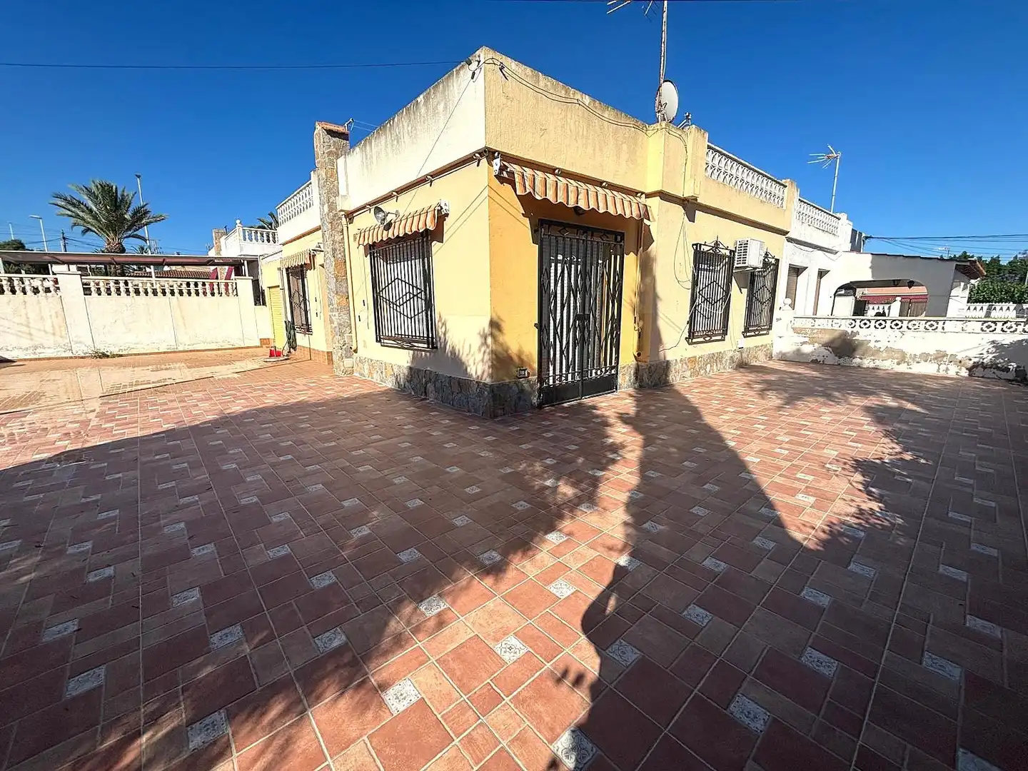 Exterior view of Houses for rent in Elche / Elx  with Air Conditioner, Terrace and Furnished