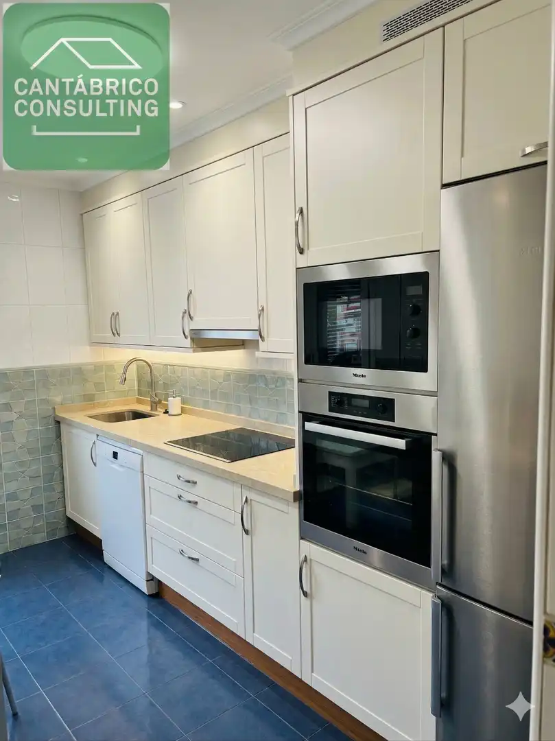 Küche von Maisonette zum Verkauf in Navia mit Heizung, Parkett und Möbliert