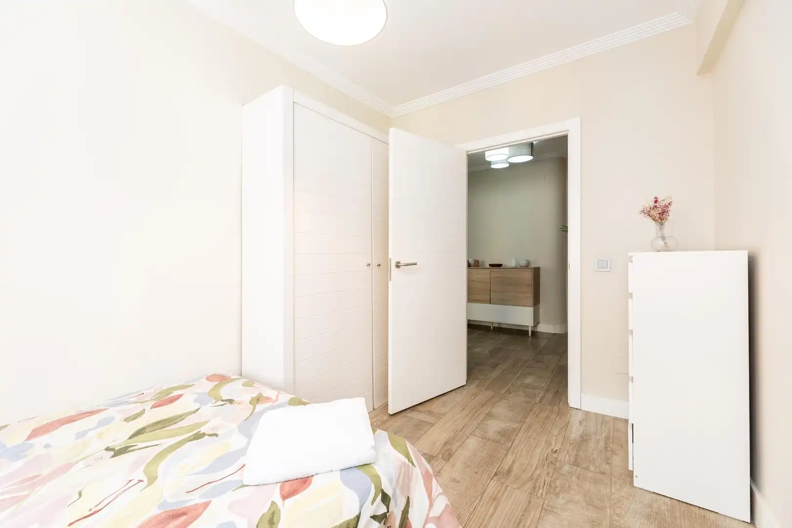 Bedroom of Flat for sale in Madrid  with Air Conditioner, Heating and Terrace