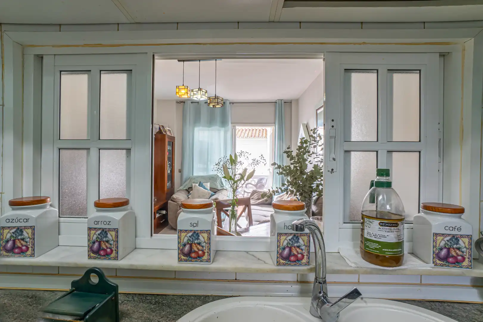Wohnung zum Verkauf in Rincón de la Victoria mit Terrasse, Abstellraum und Gemeinschaftspool