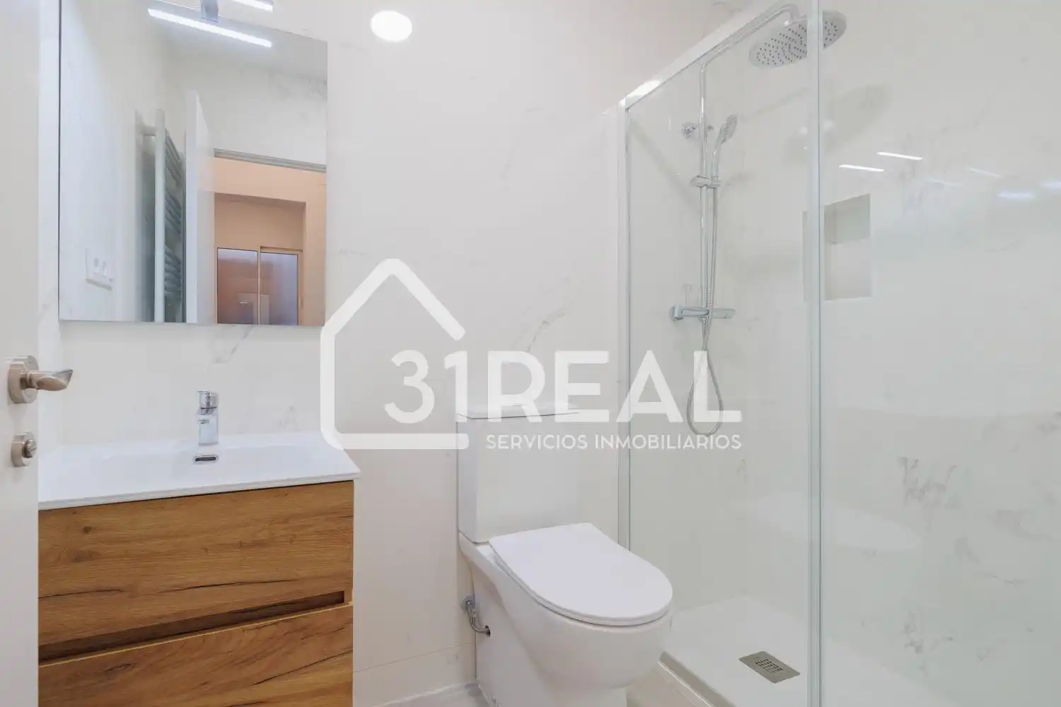 Baño de Planta baja en venta en Madrid con Calefacción, Amueblado y Alarma