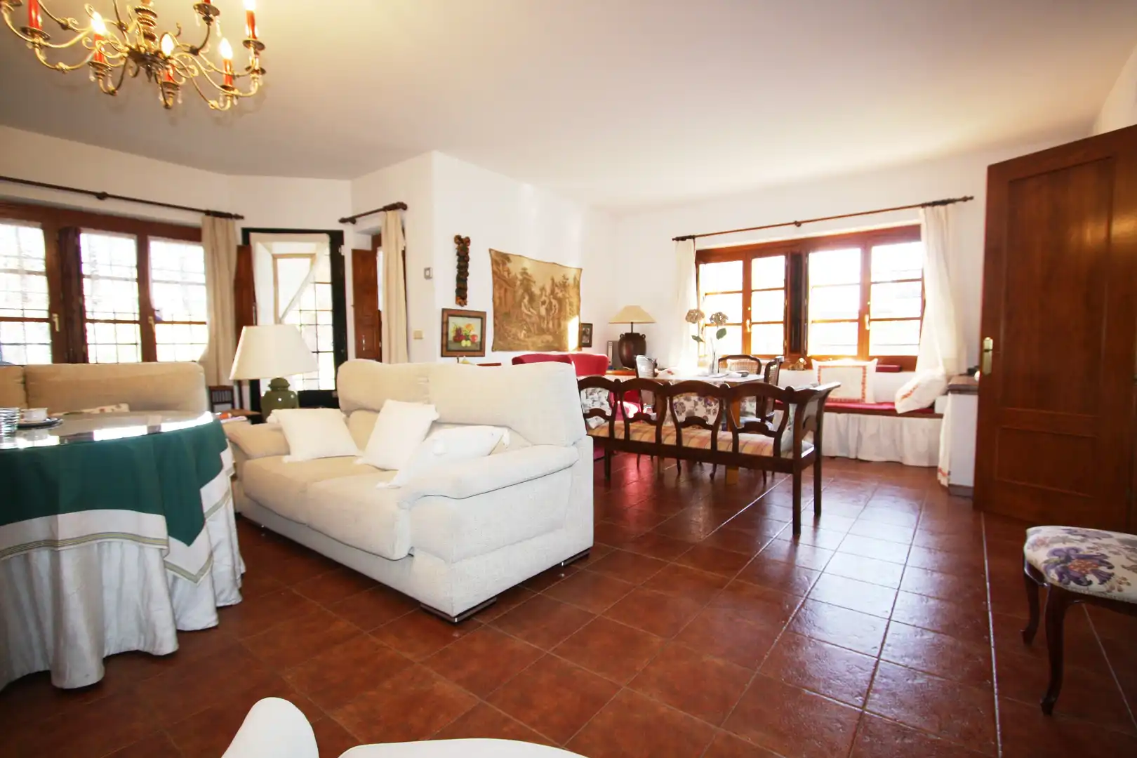 Sala d'estar de Casa o xalet en venda en Albacete amb Aire condicionat, Jardí privat i Terrassa