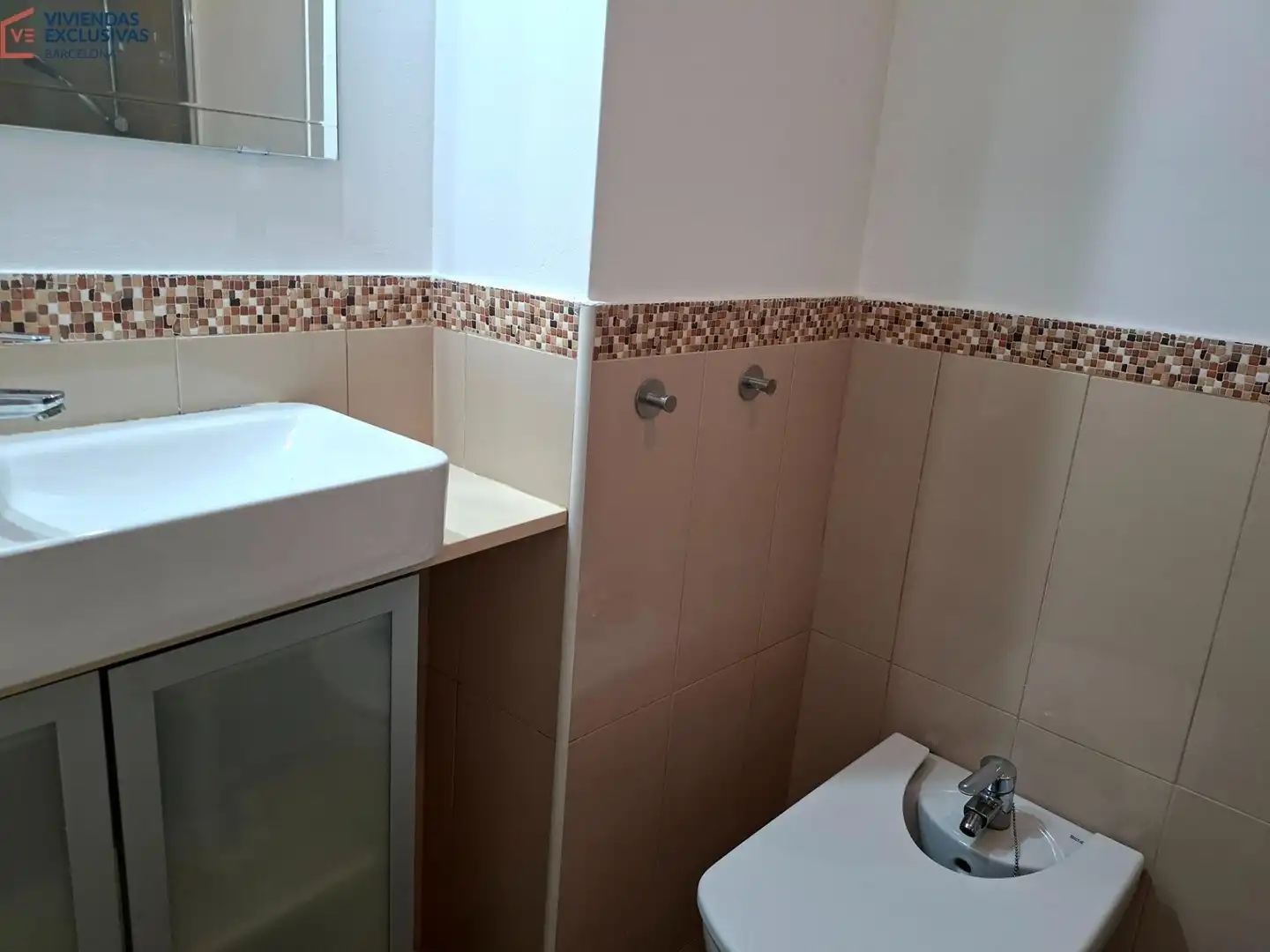 Bany de Casa o xalet en venda en Sant Just Desvern amb Aire condicionat, Calefacció i Jardí privat