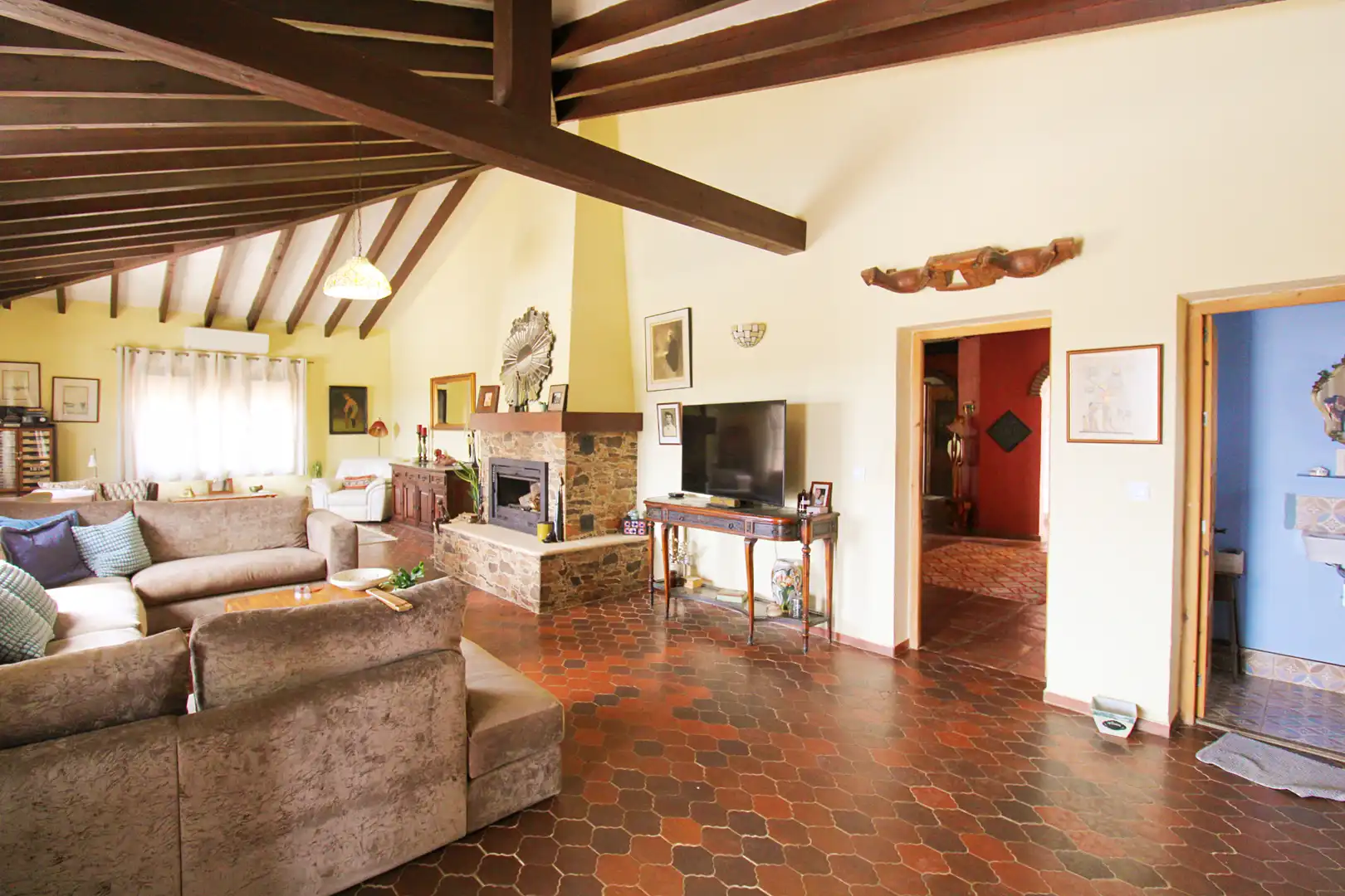 Sala de estar de Finca rústica en venta en Mijas con Aire acondicionado, Calefacción y Jardín privado