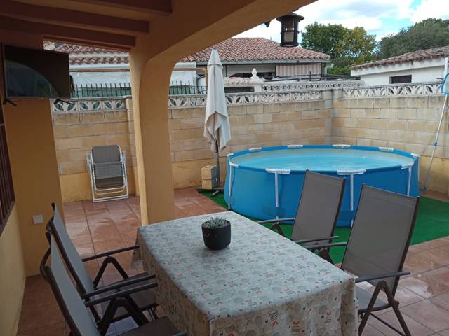 Casa-chalet en Alquiler en Calle Mar de Cristal en San Román de los Montes