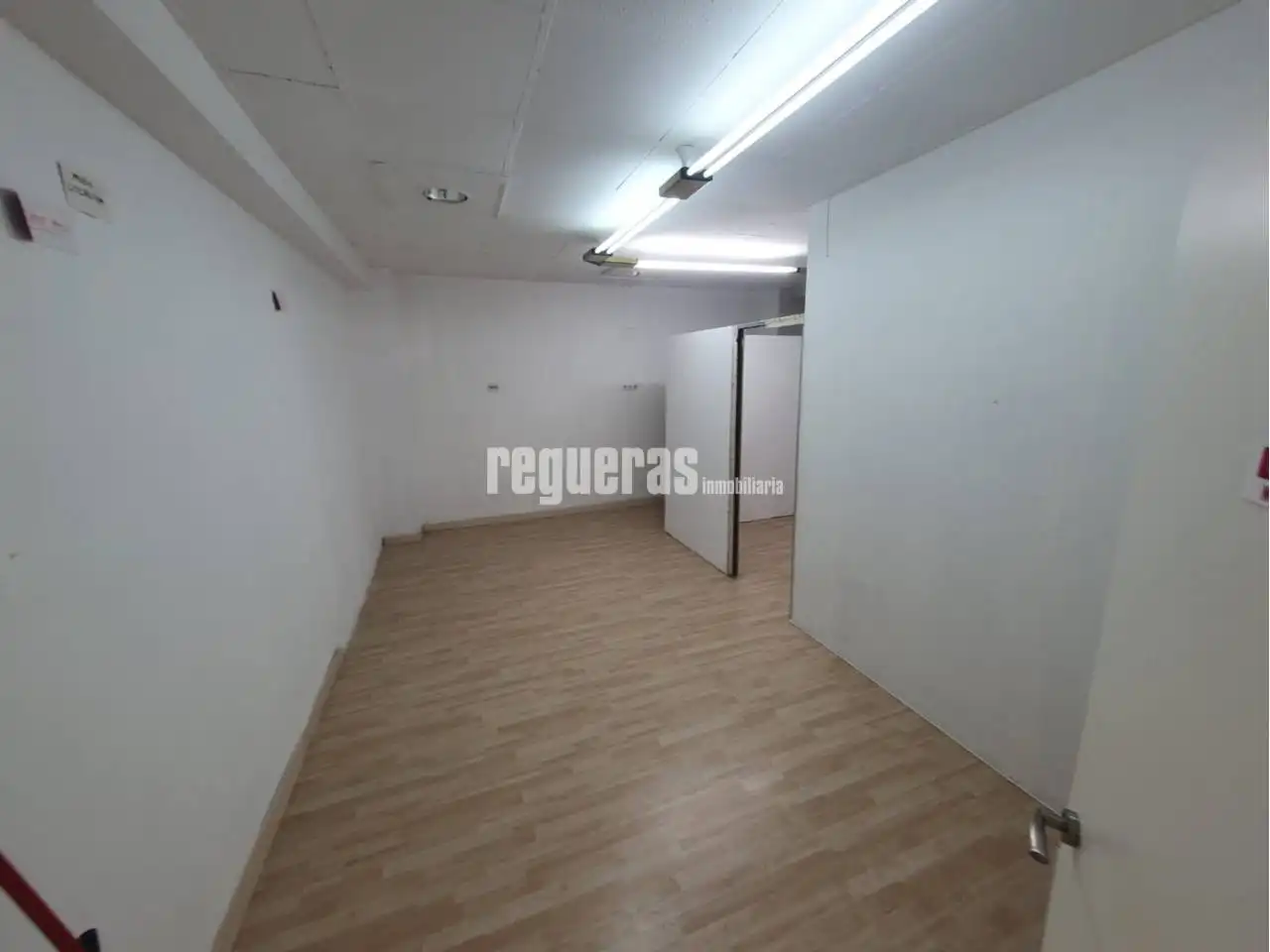 Business premises to rent in Ramiro I, imagen 7