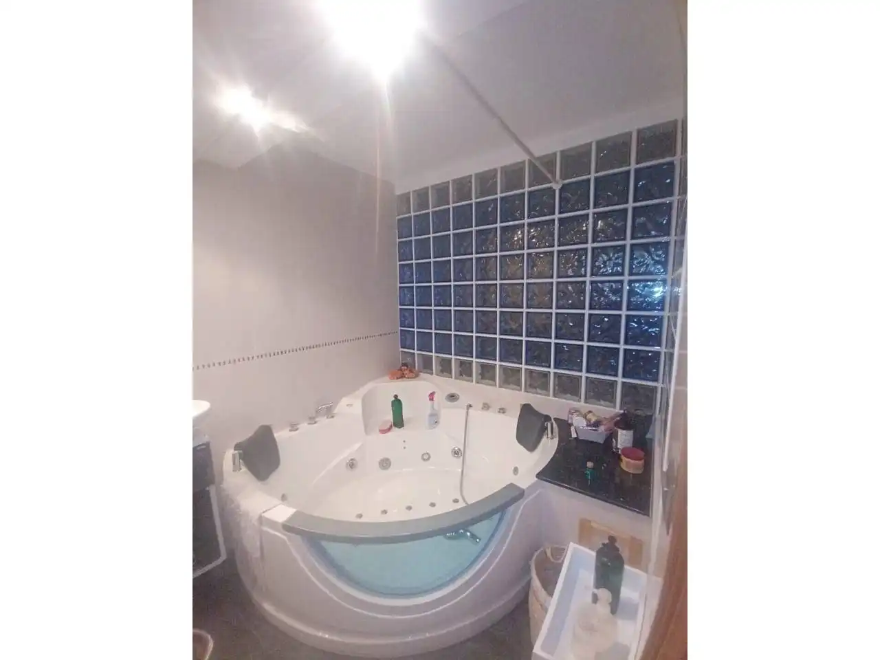 Badezimmer von Wohnung zum Verkauf in Santa Pola mit Klimaanlage, Terrasse und Gemeinschaftspool