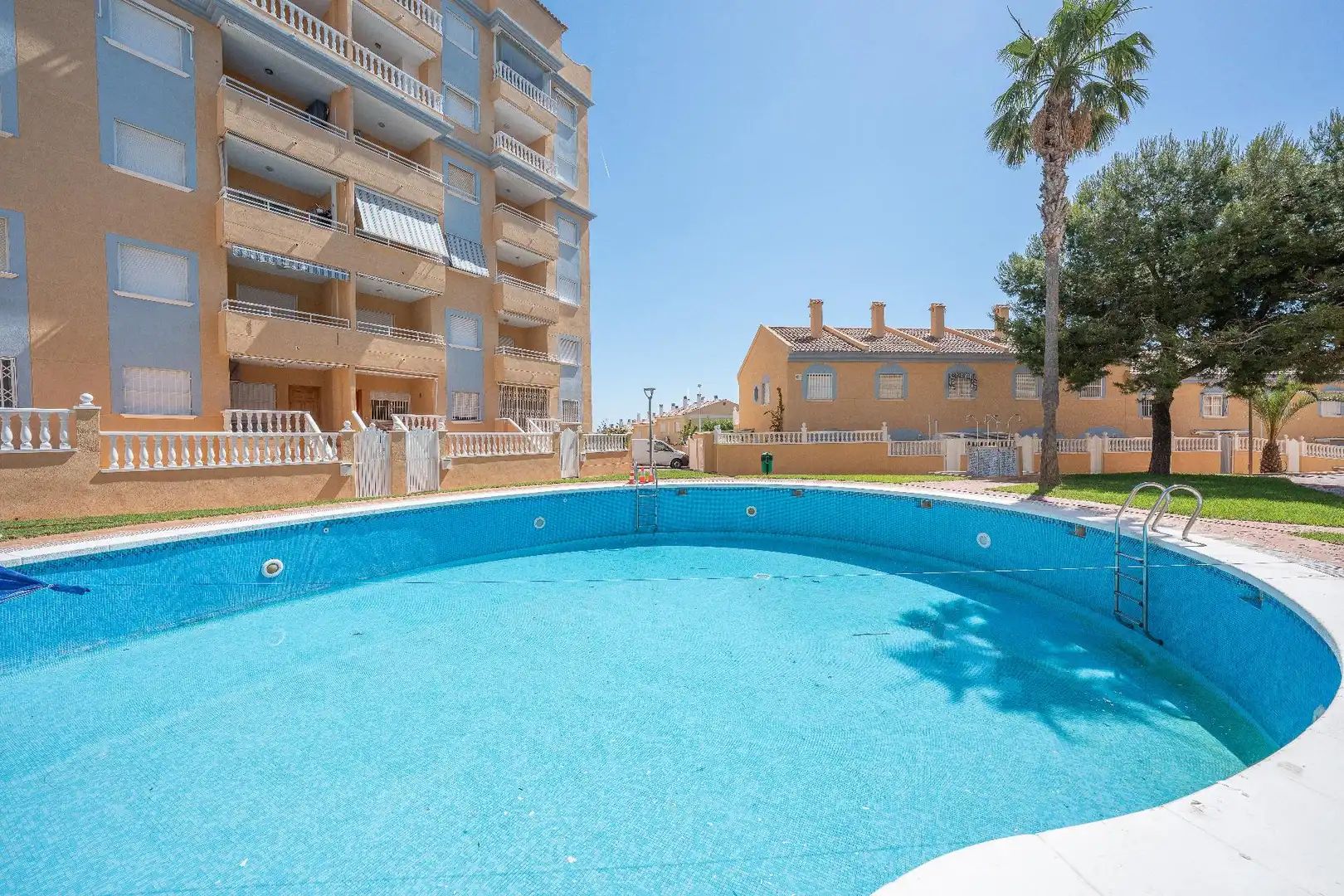 Piscina de Casa o xalet en venda en Elche / Elx amb Piscina comunitària