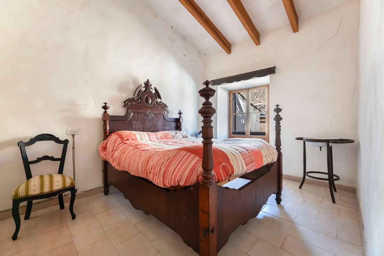 Habitación de Casa adosada en venta en Santa María del Camí con Jardín privado, Trastero y Amueblado