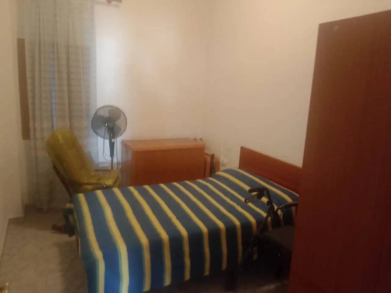 Habitación de Casa adosada en venta en Tavernes de la Valldigna con Aire acondicionado y Amueblado