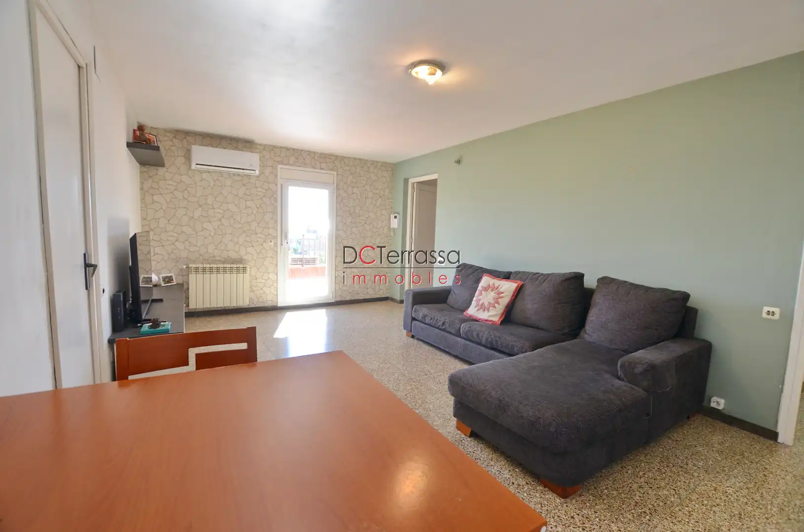 Sala de estar de Ático en venta en Terrassa con Aire acondicionado, Calefacción y Terraza