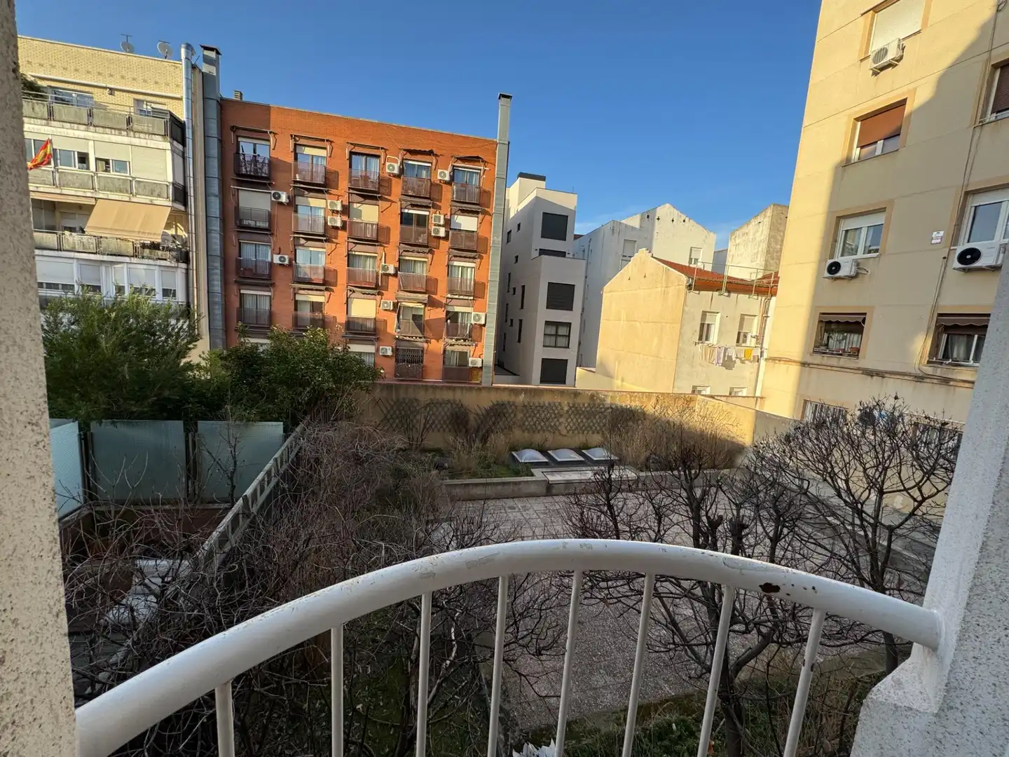 Exterior view of Flat for sale in Madrid  with Air Conditioner, Private garden and Parquet flooring