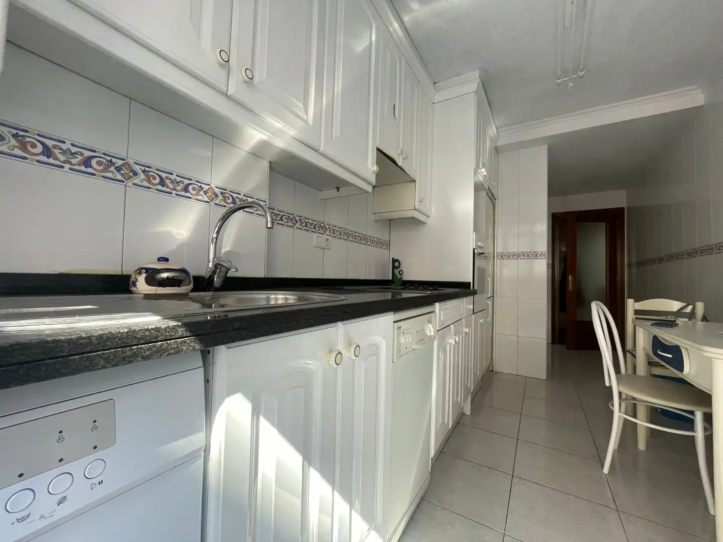 Küche von Wohnung zum Verkauf in Gijón  mit Heizung, Terrasse und Abstellraum