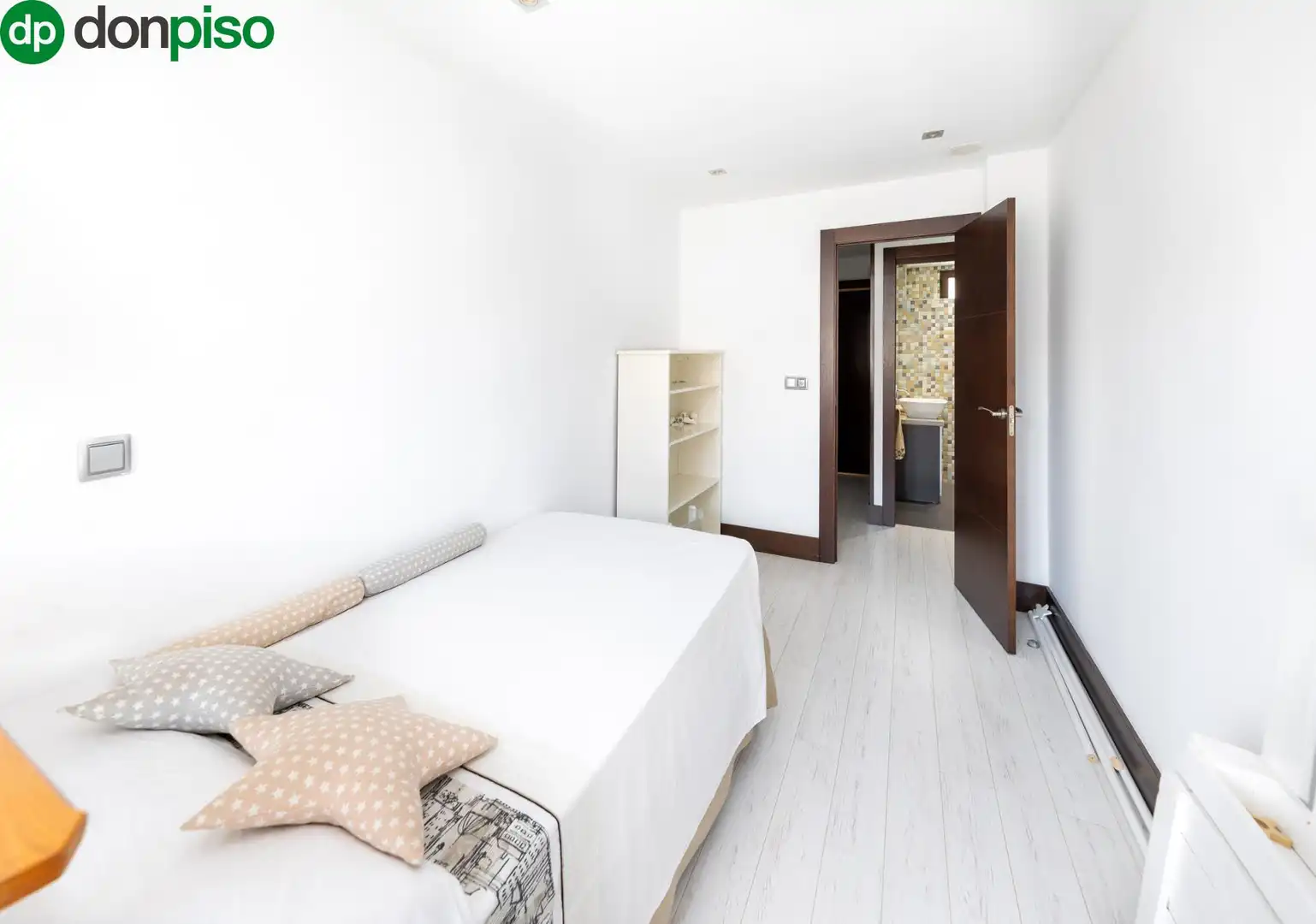 Bedroom of Flat for sale in Granada  with Air Conditioner