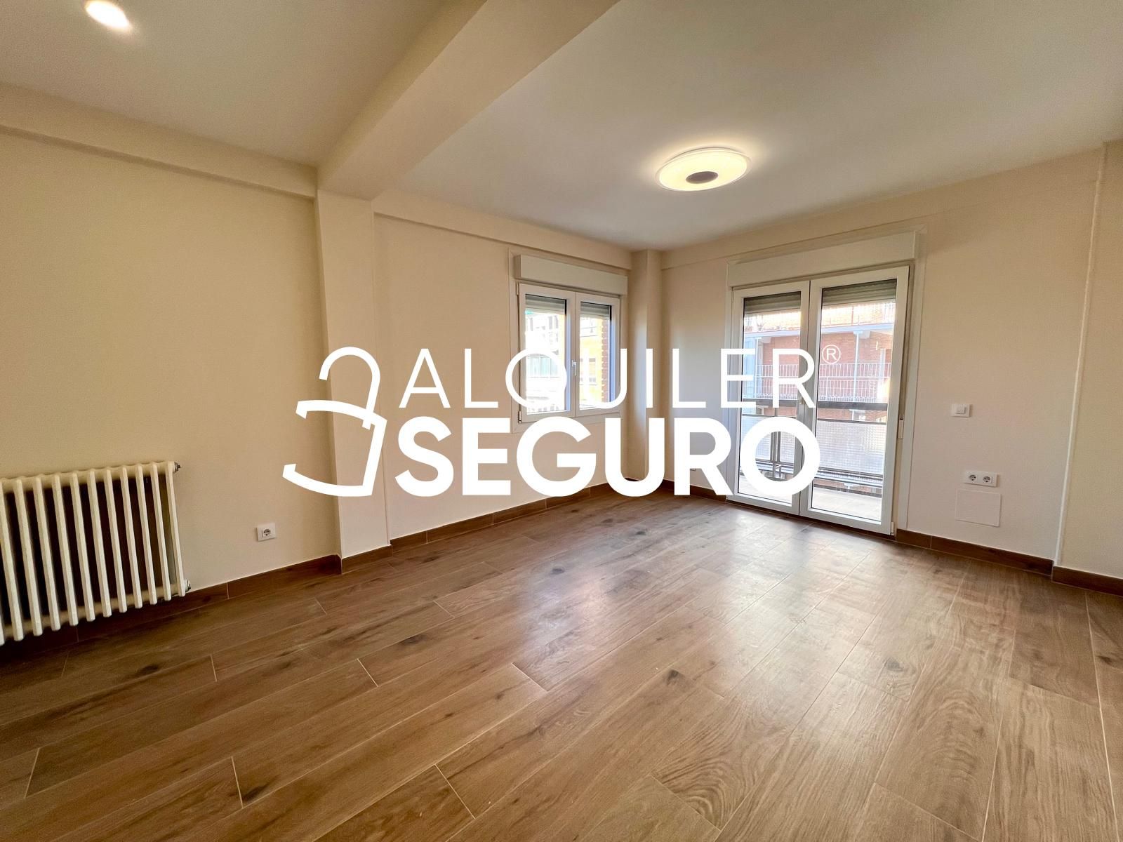 Bedroom of Flat for rent in  Madrid Capital  with Air Conditioner, Heating and Terrace