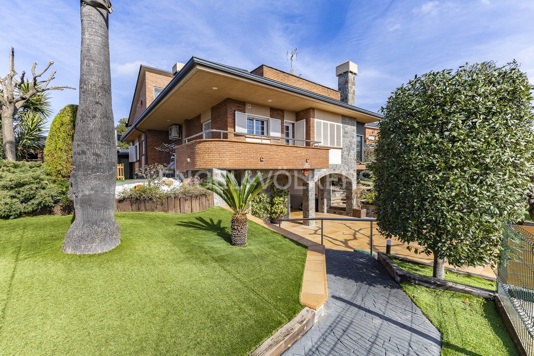 Vista exterior de Casa o xalet en venda en Lliçà de Vall amb Aire condicionat, Calefacció i Jardí privat