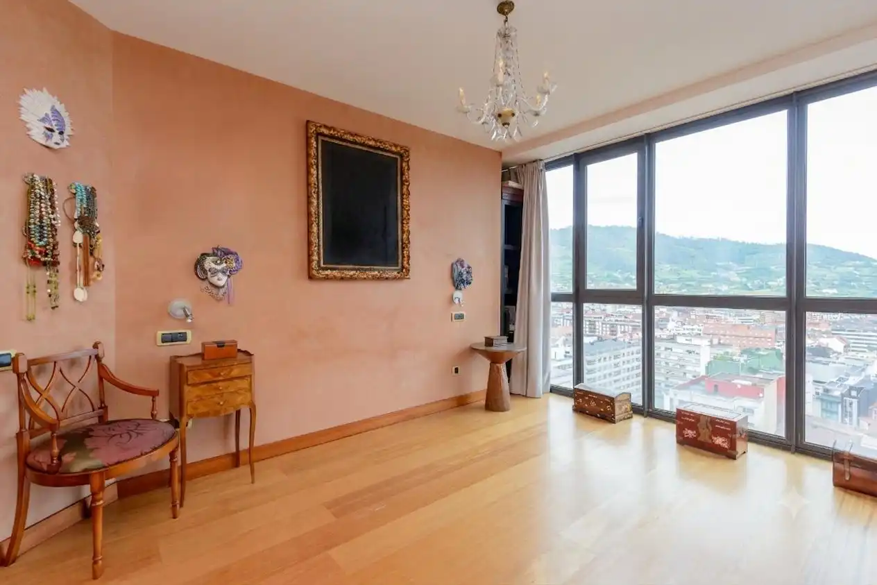 Bedroom of Flat for sale in Oviedo   with Heating and Jacuzzi