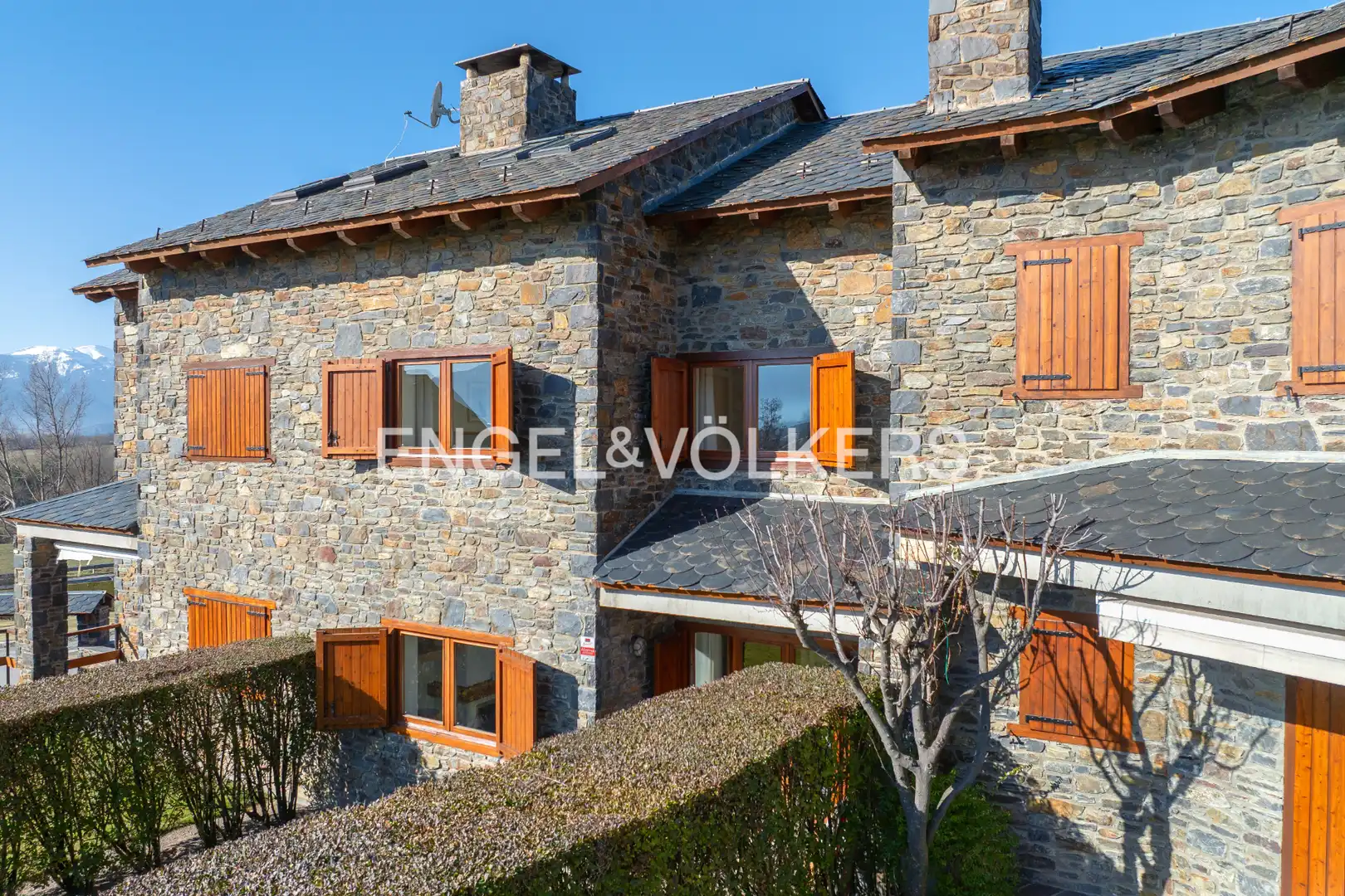 Vista exterior de Casa adosada en venta en Ger con Calefacción, Jardín privado y Parquet