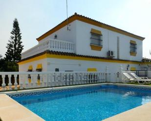 Swimming pool of House or chalet for sale in Chiclana de la Frontera  with Air Conditioner, Heating and Private garden