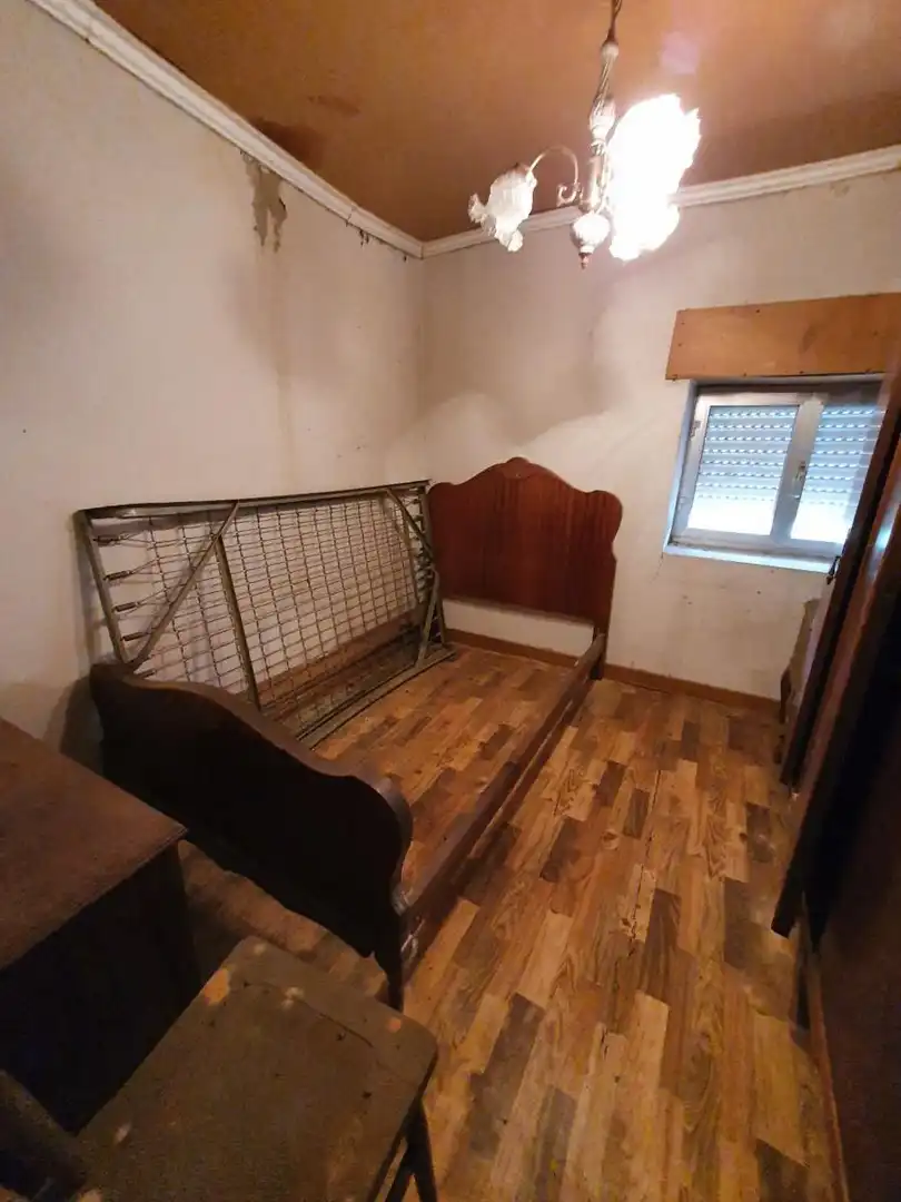 Dormitori de Casa o xalet en venda en Salas amb Jardí privat i Terrassa