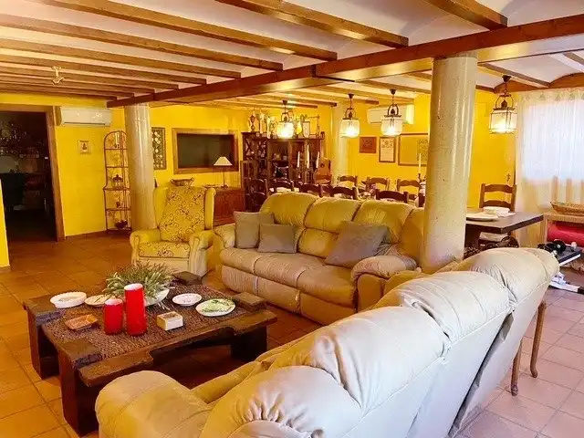Sala d'estar de Casa o xalet en venda en Benicasim / Benicàssim amb Aire condicionat, Jardí privat i Terrassa