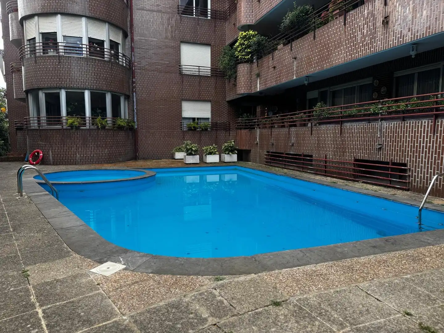Piscina de Piso en venta en Getxo  con Calefacción, Trastero y Horno