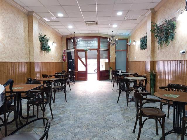 Local comercial en Alquiler en Calle Agost en Norte