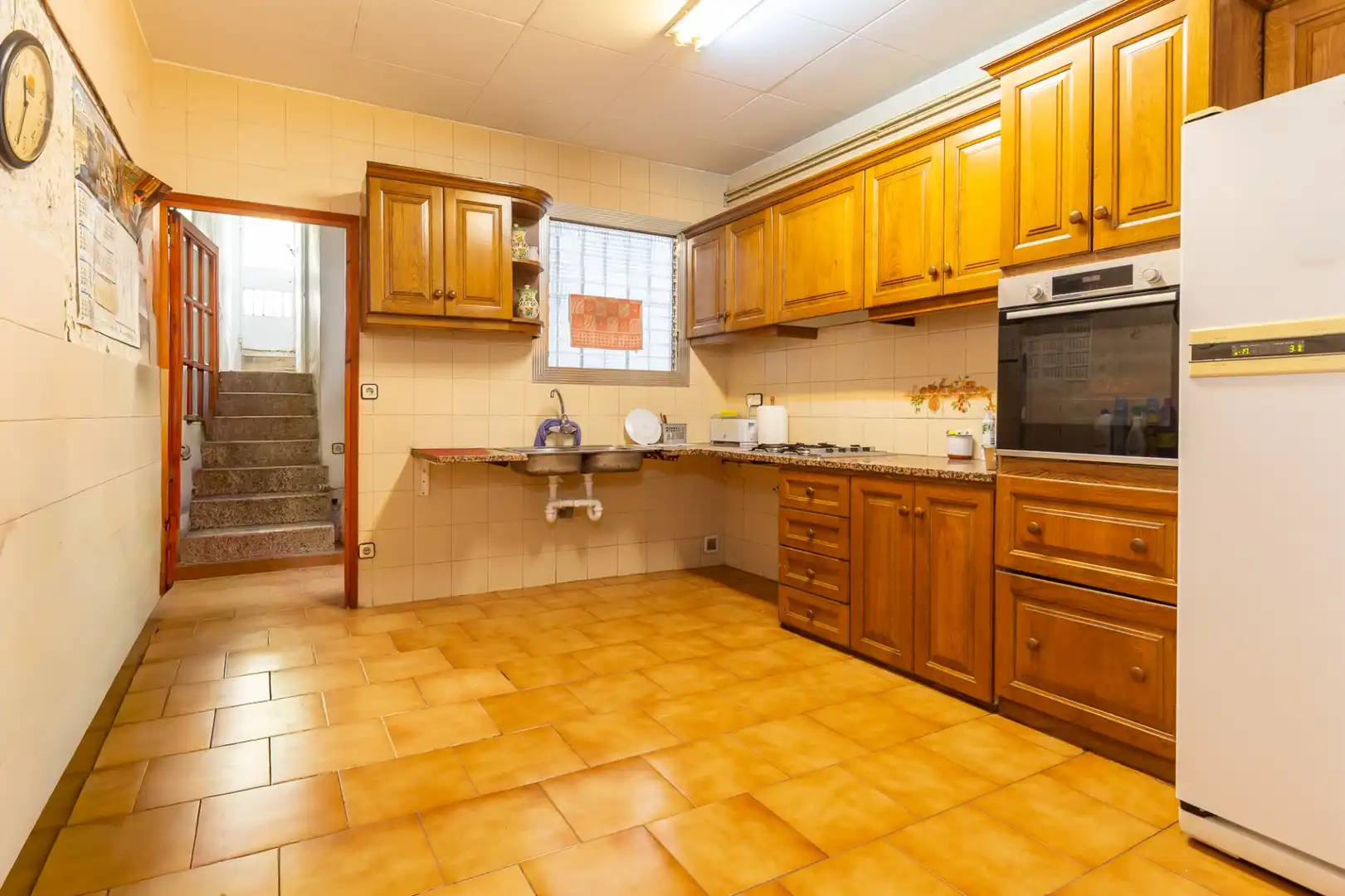 Cocina de Casa adosada en venta en Esplugues de Llobregat con Calefacción, Terraza y Alarma