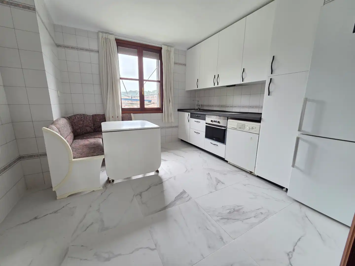 Kitchen of Flat for sale in Bilbao   with Furnished