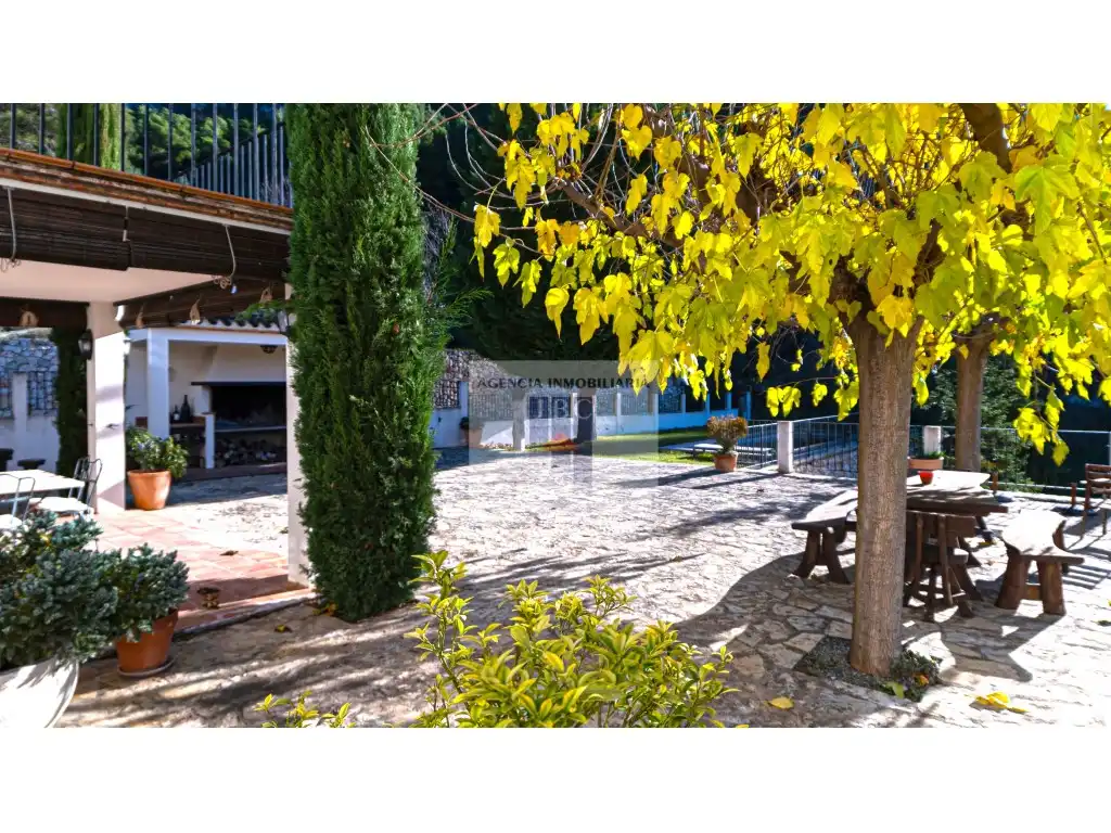 Vista exterior de Finca rústica en venda en Alcoy / Alcoi amb Jardí privat, Traster i Piscina