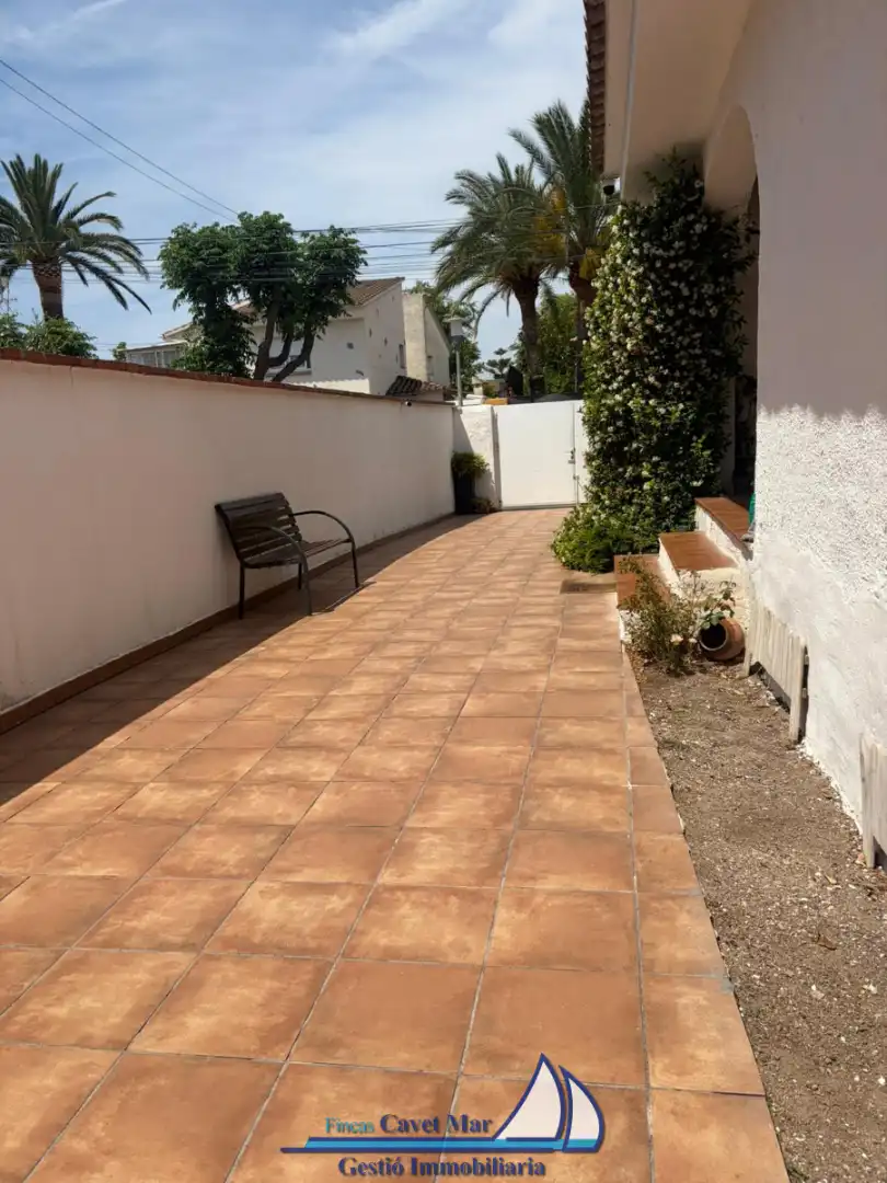 Terrassa de Casa adosada en venda en Cambrils amb Aire condicionat, Calefacció i Jardí privat