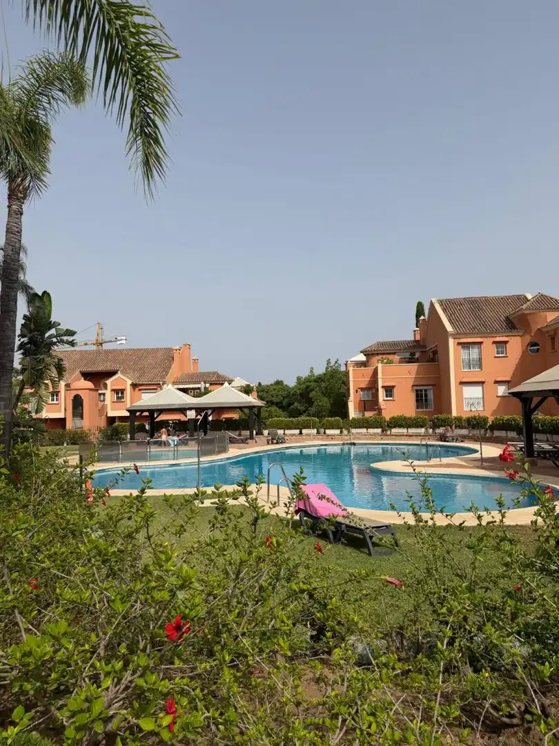 Jardí de Apartament de lloguer en Nueva Andalucía