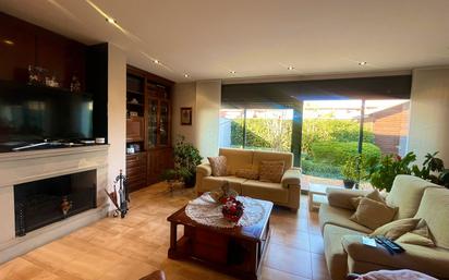 Living room of Single-family semi-detached for sale in Les Borges Blanques  with Air Conditioner, Terrace and Balcony