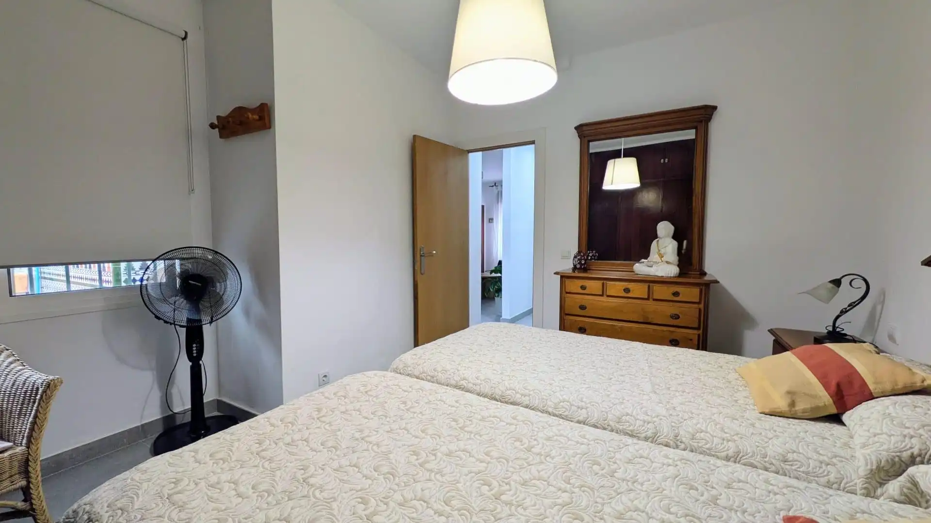 Habitación de Piso de alquiler en Fuengirola con Terraza y Amueblado